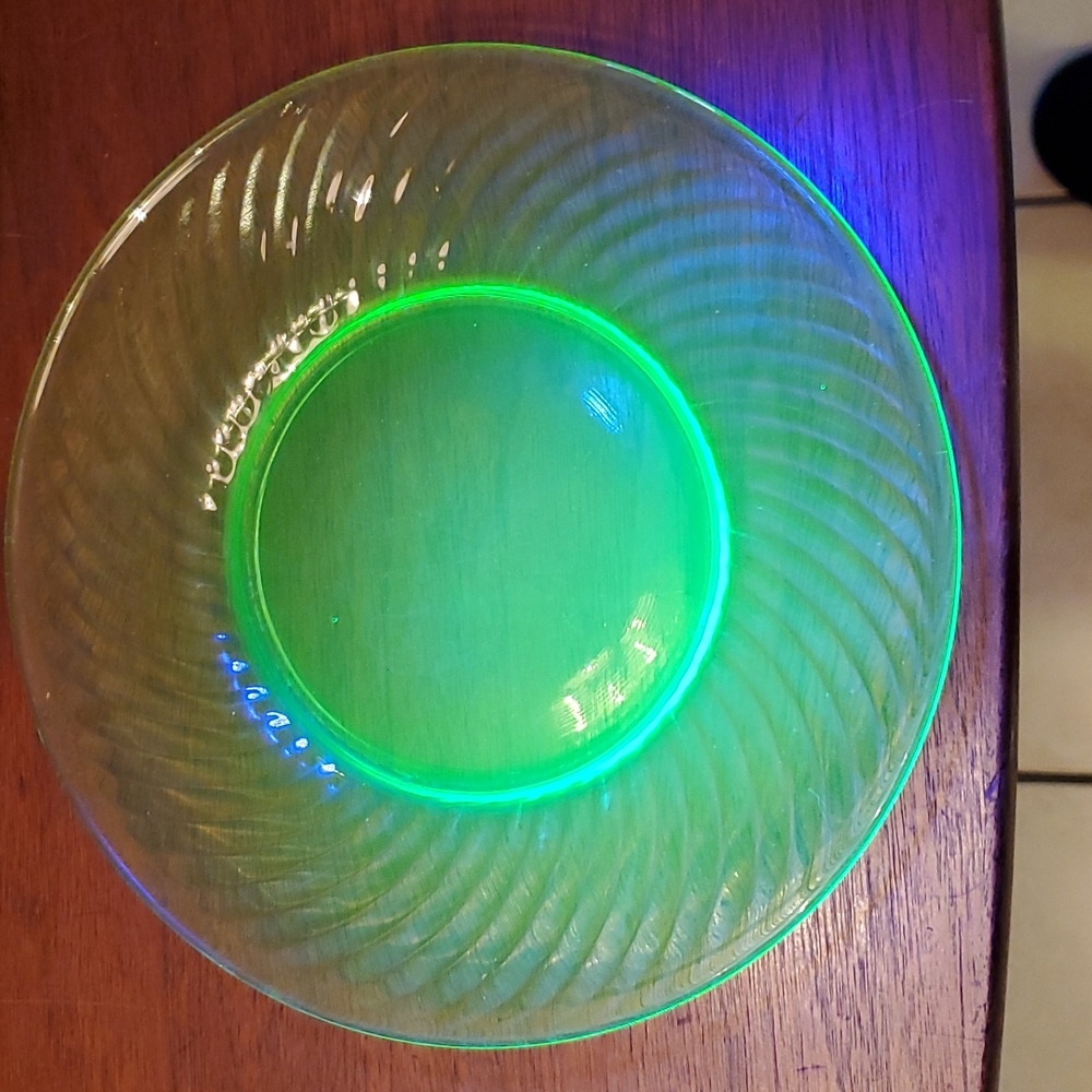 Green Vaseline uranium Glass plate